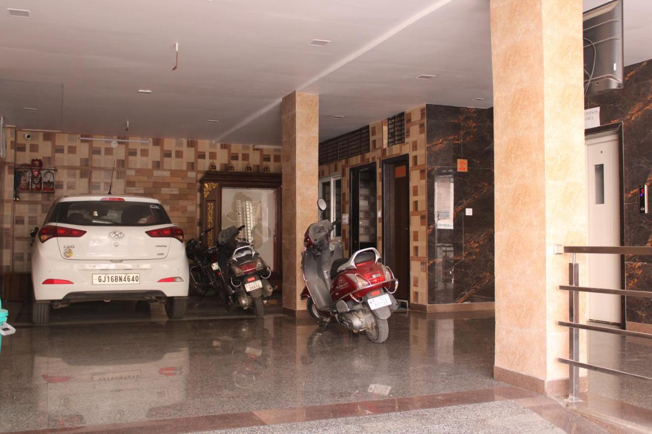 Maruti Group Of Hotels - Shri Naman Nāthdwāra Exterior foto