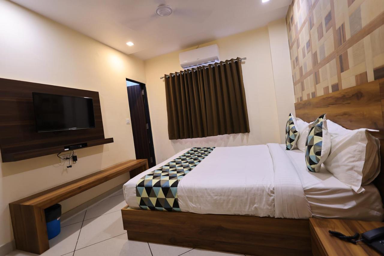 Maruti Group Of Hotels - Shri Naman Nāthdwāra Exterior foto