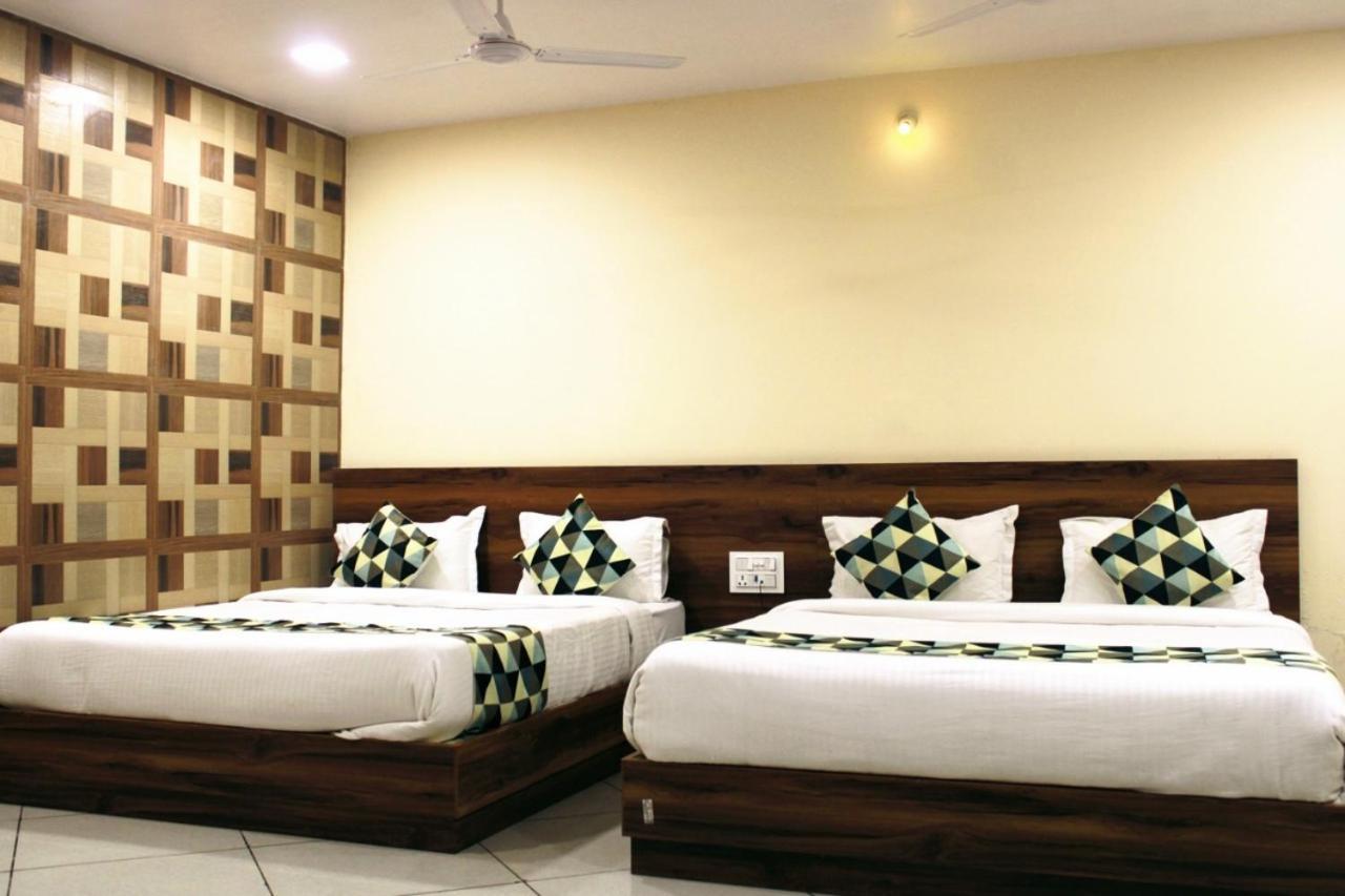 Maruti Group Of Hotels - Shri Naman Nāthdwāra Exterior foto